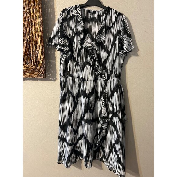 MSK Dress 14W Black Ivory Short Sleeve Flowy Belted Career Church Summer - Picture 5 of 6